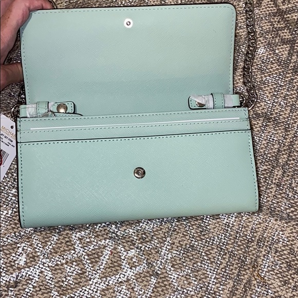 HP🎉NEW Michael Kors Saffiano Leather Wallet/Chain - Picture 8 of 16